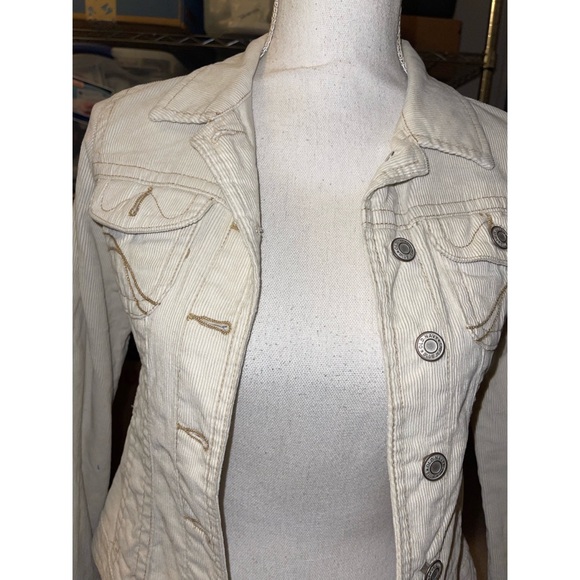 Kid’s Cream Old Navy Clothing Jean Jacket 🤎 - Picture 12 of 16